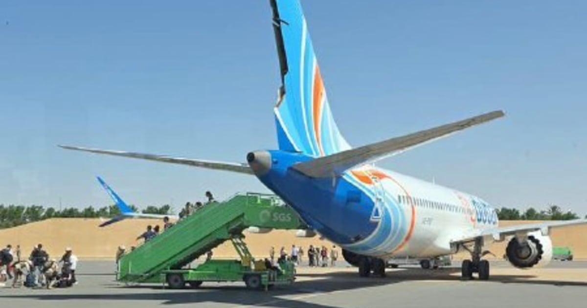 Plumber Passenger Pulls Control Column, Halts Flydubai Jet's Extreme Descent - 조선일보