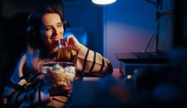 Does eating after 8 p.m. make you gain weight? What science actually says