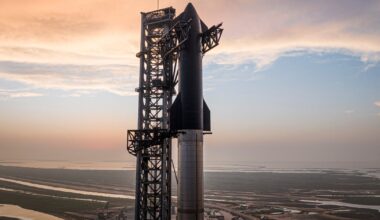 SpaceX tees up Starship tower catch attempt as Starlink adds subs