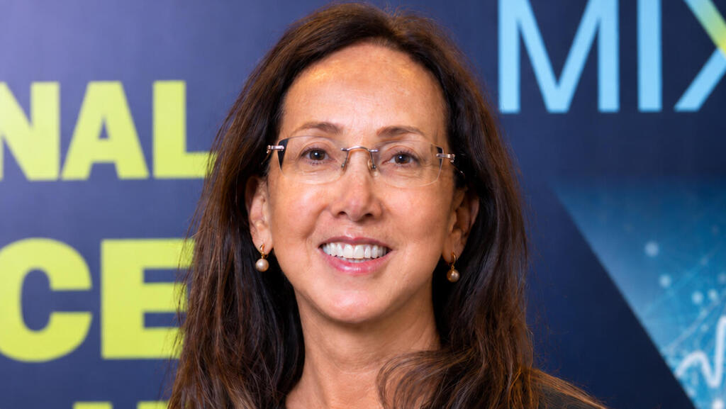 Karin Mayer Rubinstein (Konstantin Grossman) קרין מאיר רובינשטין