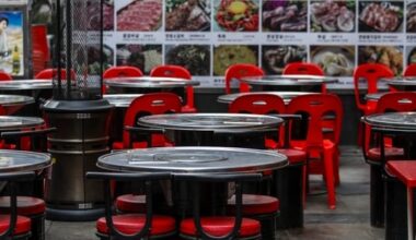 Local Business Owners Struggle With Declining Sales, Rising Rates - 조선일보