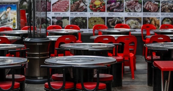 Local Business Owners Struggle With Declining Sales, Rising Rates - 조선일보