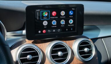 Closed foldables cause Android Auto calls to fail: Moto and Google are investigating