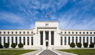 Global Gold Whipsaws Around $4,100 as Analysts Split on Next Week's Outlook — BigGo Finance