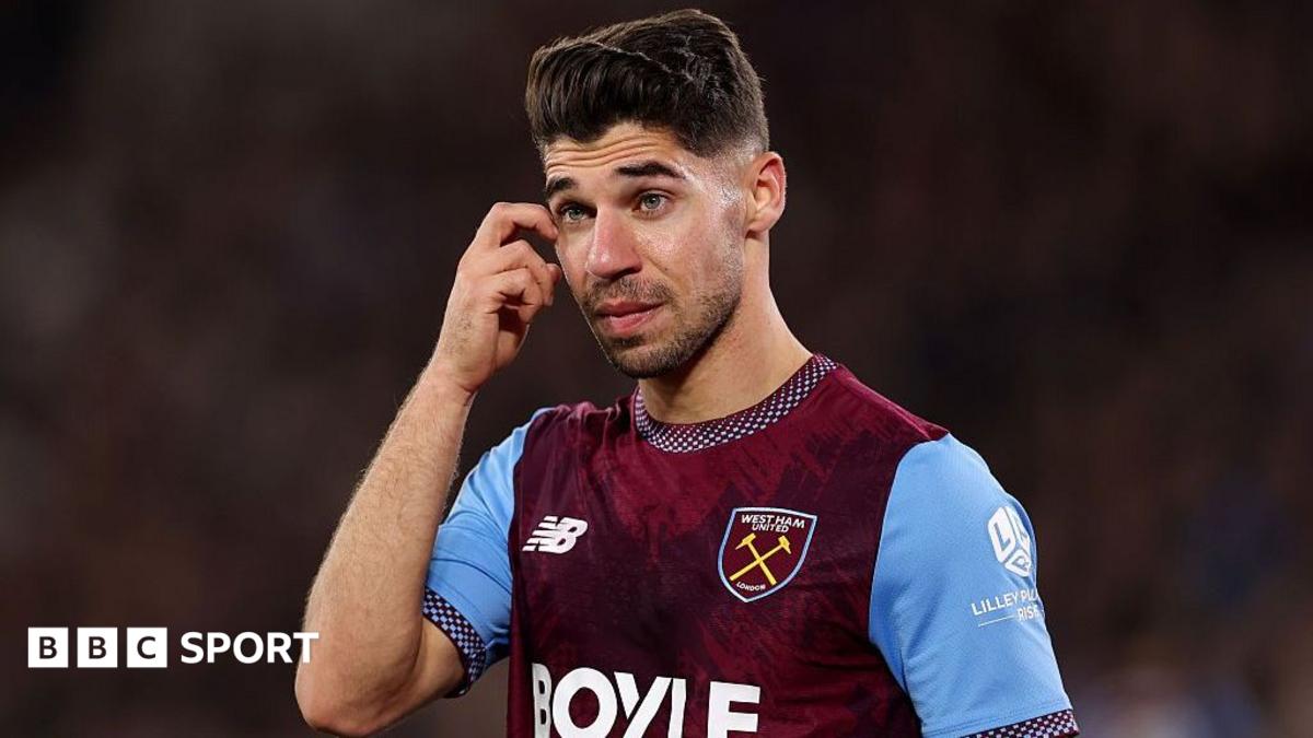 Manor Solomon during a West Ham match