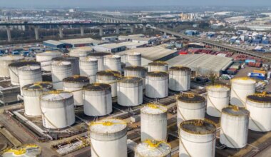 Oil Rises to Five-Month High on Middle East Risk, Diesel Doubts