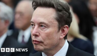 Musk says SpaceX restricted Ukraine's Starlink connection as service restored - BBC