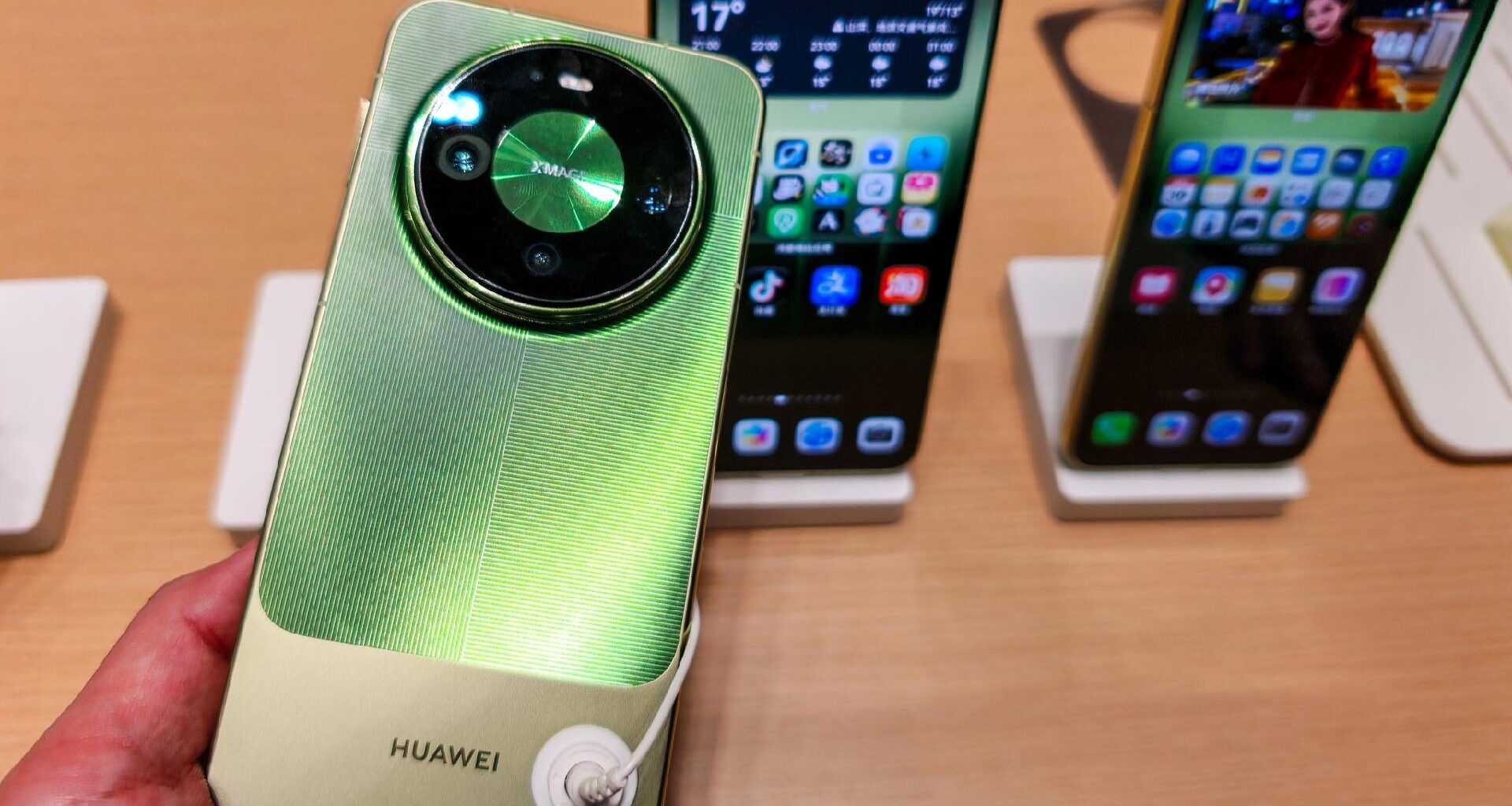 Mate 90: Faster chips without the tools Huawei can't buy - news.cgtn.com