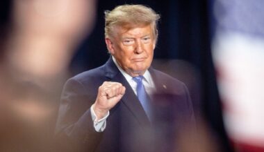 Trump takes campaign blitz to Texas with 7 days before Election Day