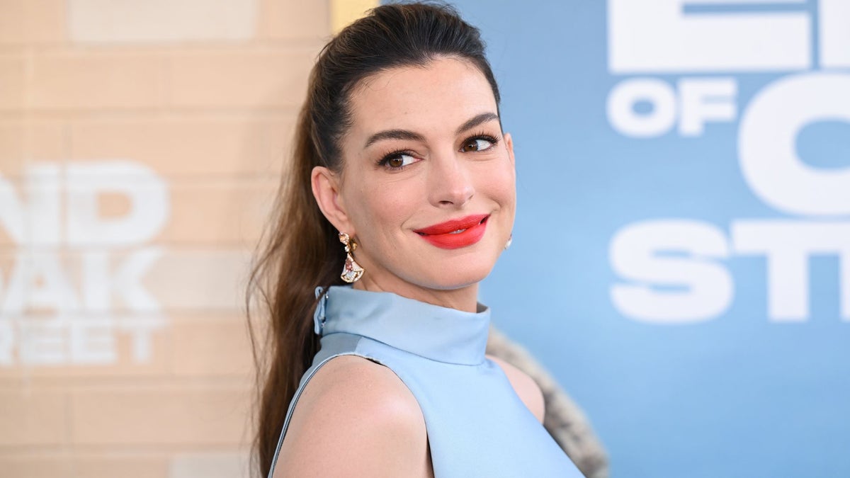 Anne Hathaway hilariously makes good on her promise to disappear from the spotlight