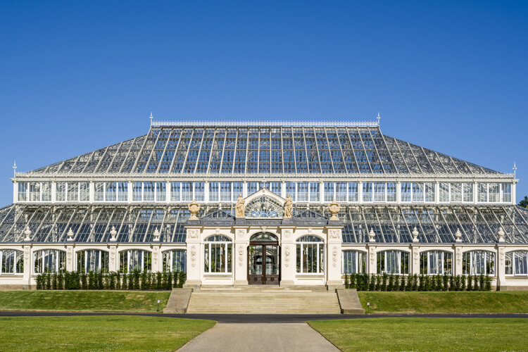 Sir Donald Insall, Architect and Figure in Modern Architectural Conservation, Passes Away at 100 - Image 1 of 5
