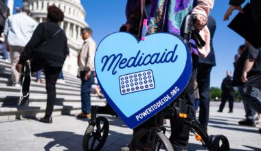 Democrats demand tougher standards for companies running Medicaid systems