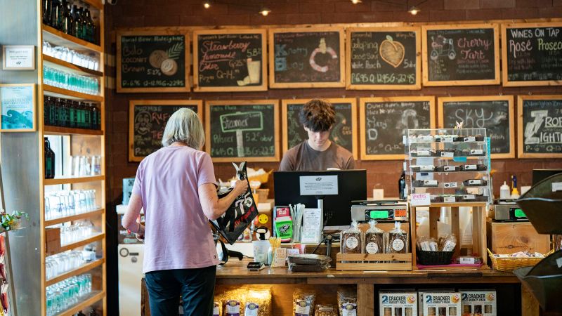 Last snapshot of the US economy before midterms shows stronger growth but higher inflation