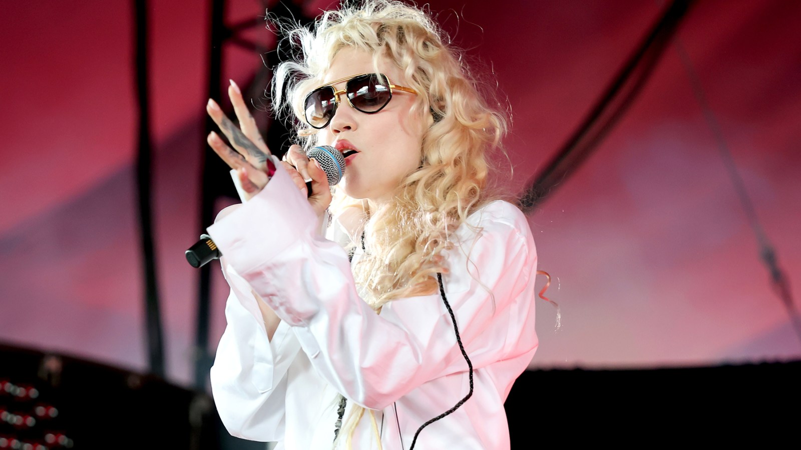 Grimes Reveals Lead Single From AI-Inspired 'Psy Opera'