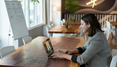 Social media manager refuses to keep working with client after they keep demanding changes to the content: ‘This would mean I work basically for free’