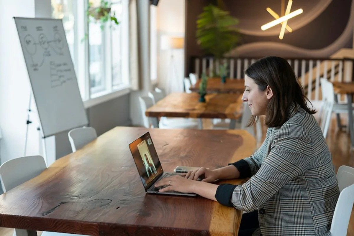 Social media manager refuses to keep working with client after they keep demanding changes to the content: ‘This would mean I work basically for free’