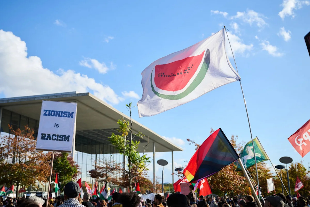 Thousands rally for Palestinians outside German Chancellery