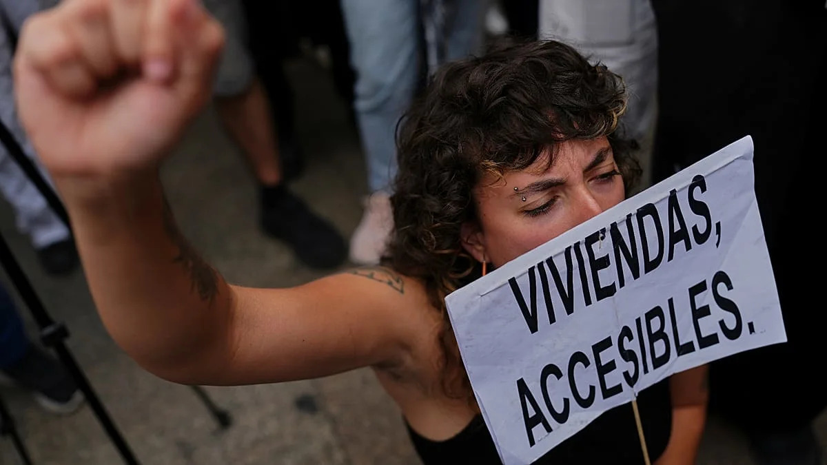 'Having money is not enough': Why a job no longer guarantees access to housing in Spain