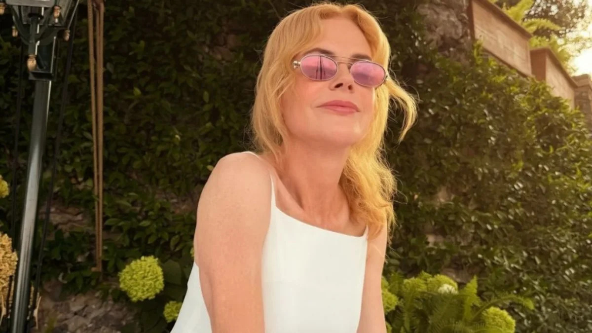 Nicole Kidman’s Chanel Skirt Rides High on Her Thighs for Vogue Cover
