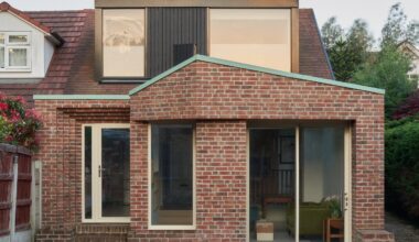 Loader Monteith expands red-brick bungalow in Manchester