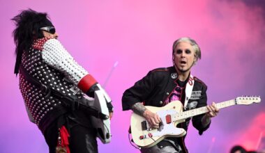 John 5 on the chances of Mötley Crüe making a new album