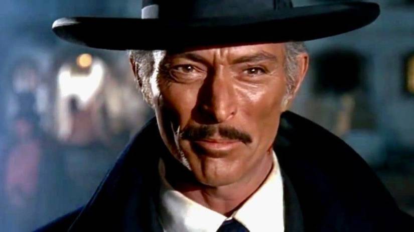 Lee Van Cleef as Colonel Mortimer