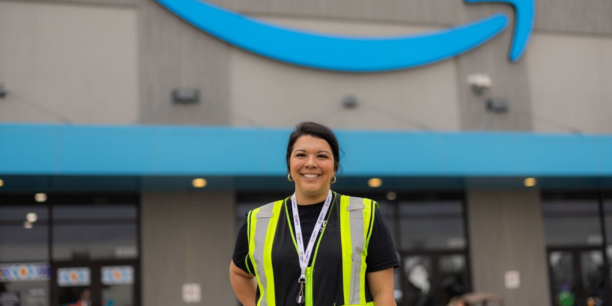 Amazon is creating 300,000+ US seasonal jobs with increased pay, expanded benefits