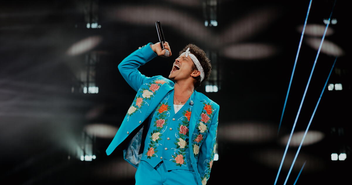 Bruno Mars is an anti-slop machine at SoFi Stadium