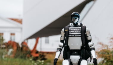 Viral boar-chasing robot visits Lithuanian AI exhibit