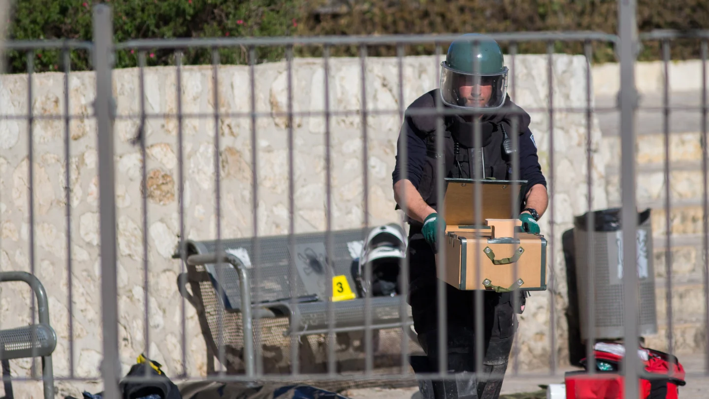 Dummy bomb found with 'Nukhba Battalion' flag in Samaria - Israel & Jewish News
