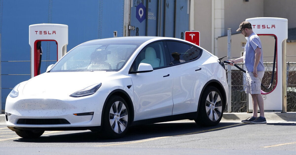 High gas prices could push Californians toward EVs. But affordable options remain limited