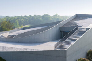 Curved concrete roof with viewpoint