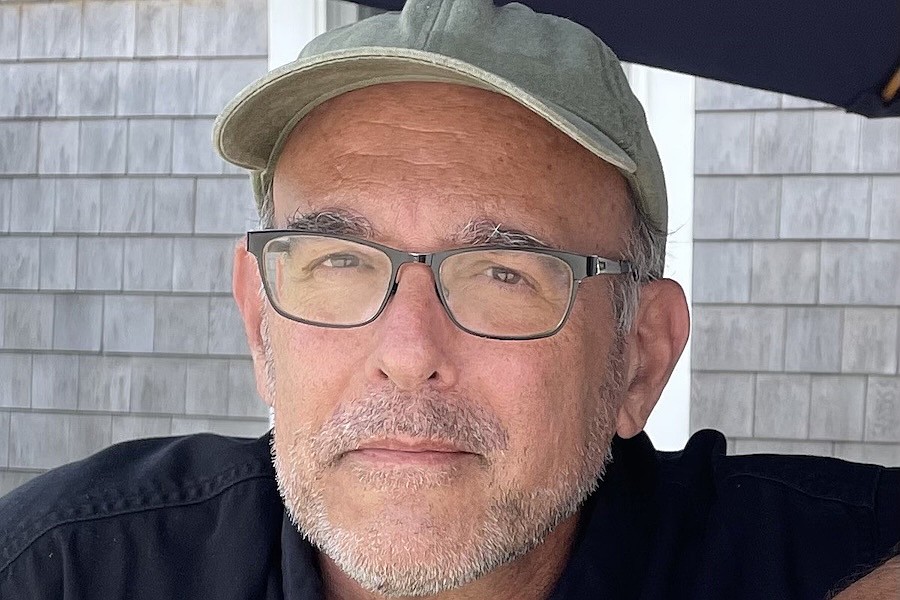 Review: In new book, Tom Piazza offers readers an intimate glimpse of singer/songwriter John Prine