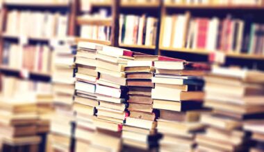 Booksellers hail 'rolling Super Thursday' as publishers spread out big autumn releases