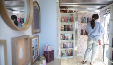 Meet the BFFs behind the mobile bookstore for Maine romance fans