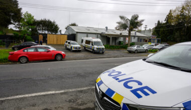 SunLive - Armed police block road in dawn WBOP operation