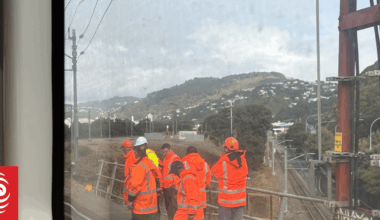 Passengers given 'toilet supplies' while trapped for three hours on Wellington train