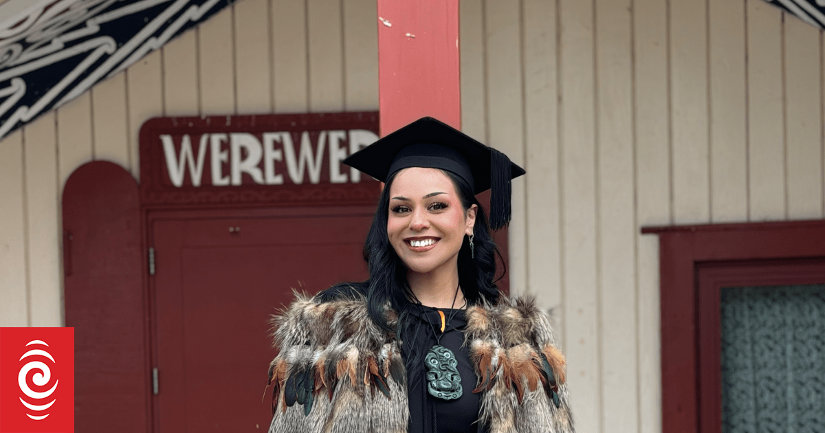 Wahine lawyer planting seeds for te reo Māori online
