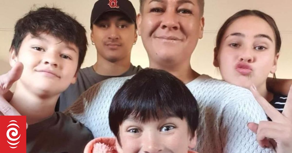 Mother killed after hitting bridge while towed by jetski