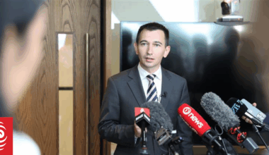 Health Minister Simeon Brown blames doctors' union for failed pay talks