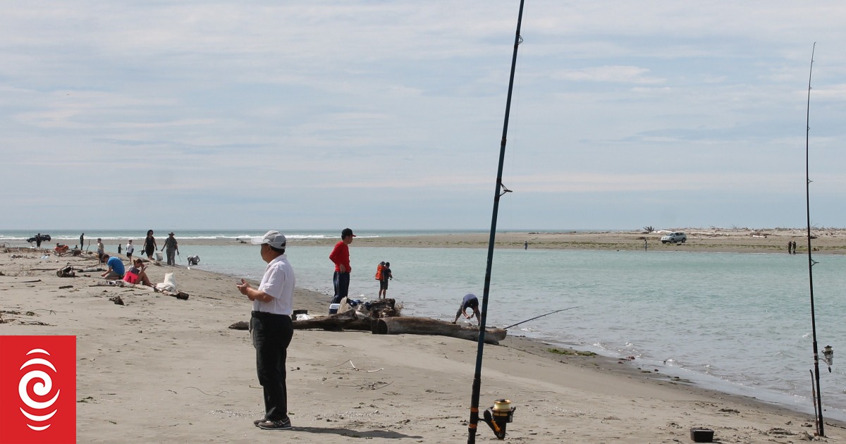 Councils tackle 'slum-like' beach camp in Kaiapoi, Canterbury