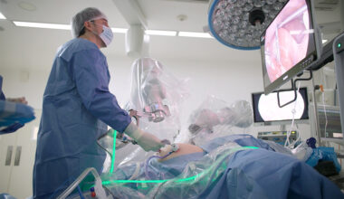 Surgeons at Clínica Las Condes in Santiago, Chile, perform a procedure using Levita Magnetics’ MARS platform with an AI-guided autonomous surgical camera, as the on-screen view shows real-time visualization inside the patient’s body.