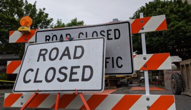 SunLive - Te Puke road blocked after crash, one injured