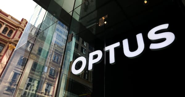 Optus chief blames human error for triple-zero disaster