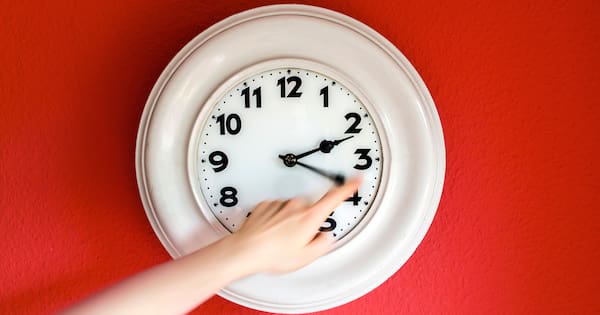 Clocks to change as daylight saving begins overnight