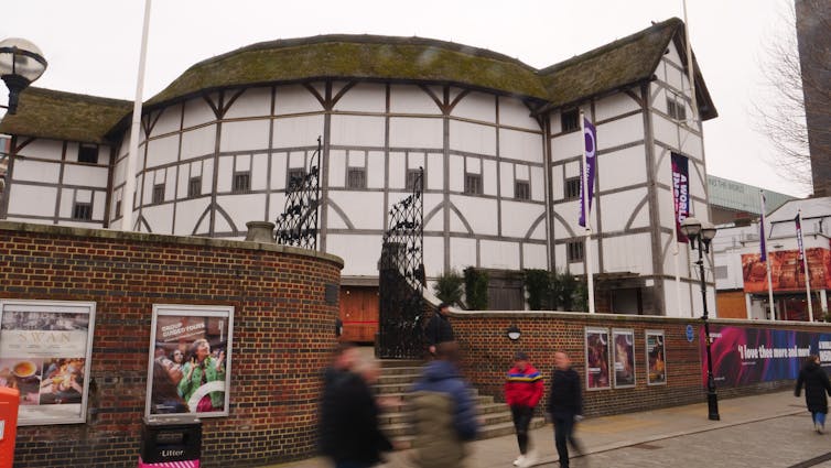 Photo of exterior of Shakespeare's Globe.