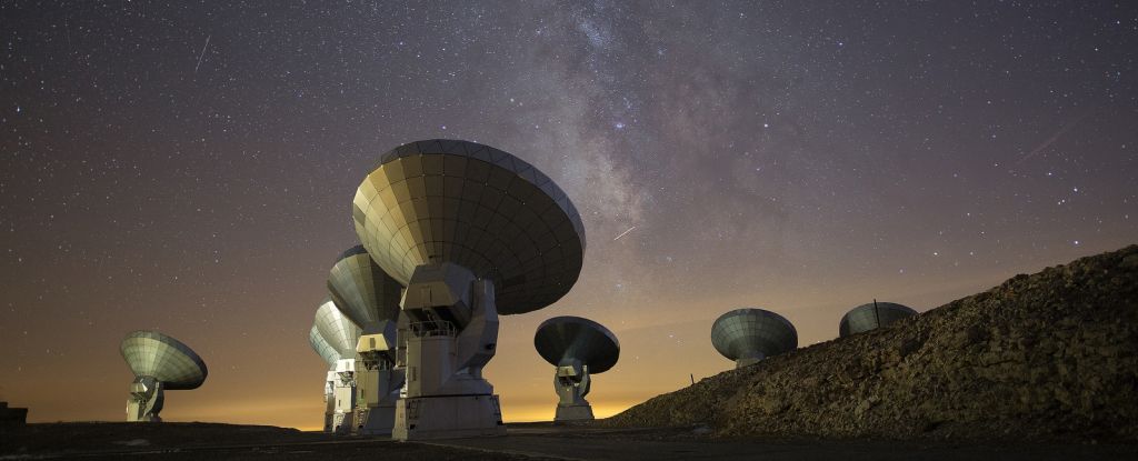 Exceptional 'Einstein Cross' in Space Reveals Where Dark Matter Is Hiding : ScienceAlert