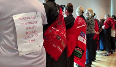 Nurses turn backs on Health Minister