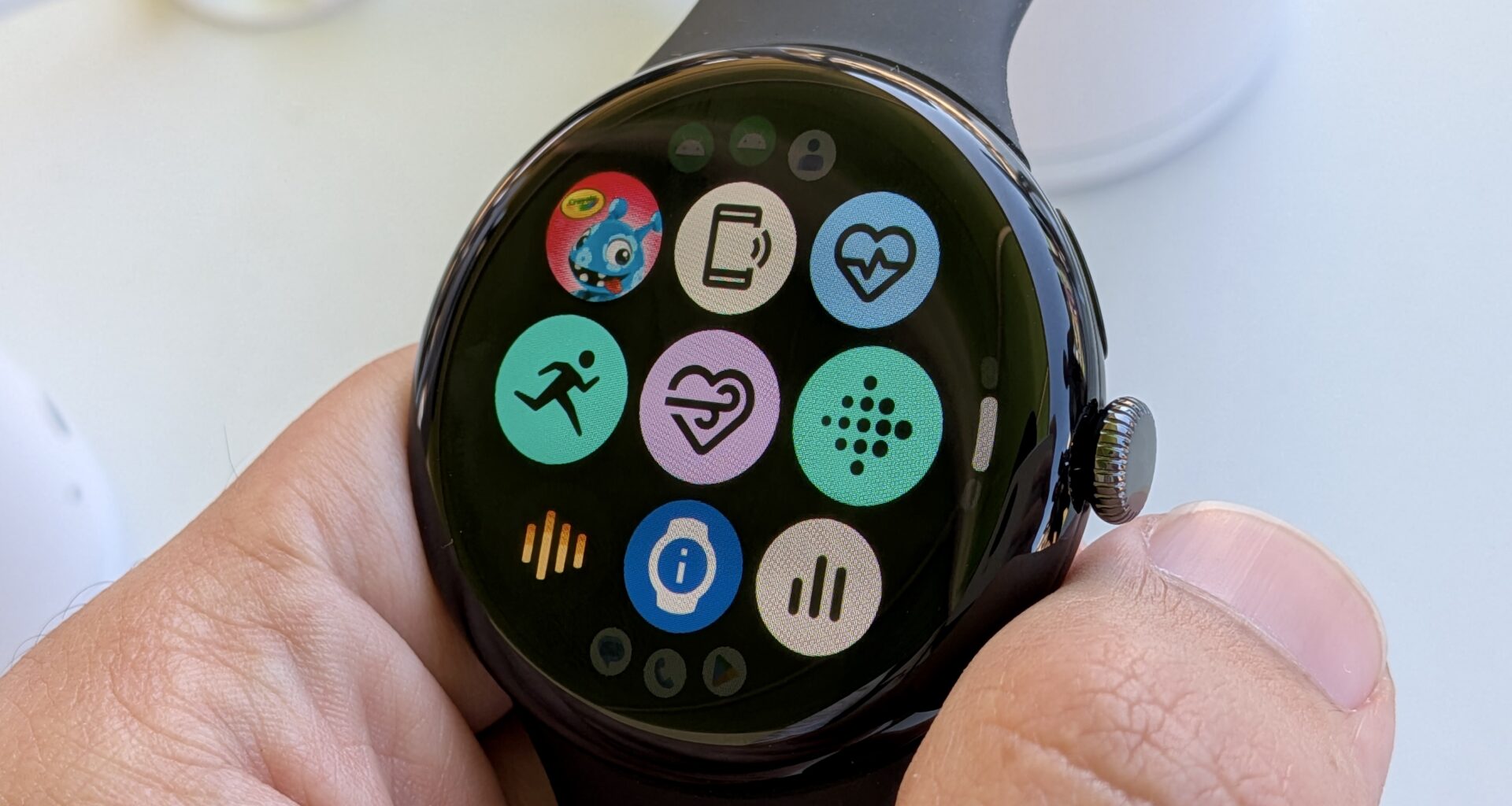 The new app drawer on Wear OS 6 on the Pixel Watch 3