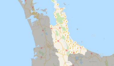 Strong winds cut power to thousands across North Island
